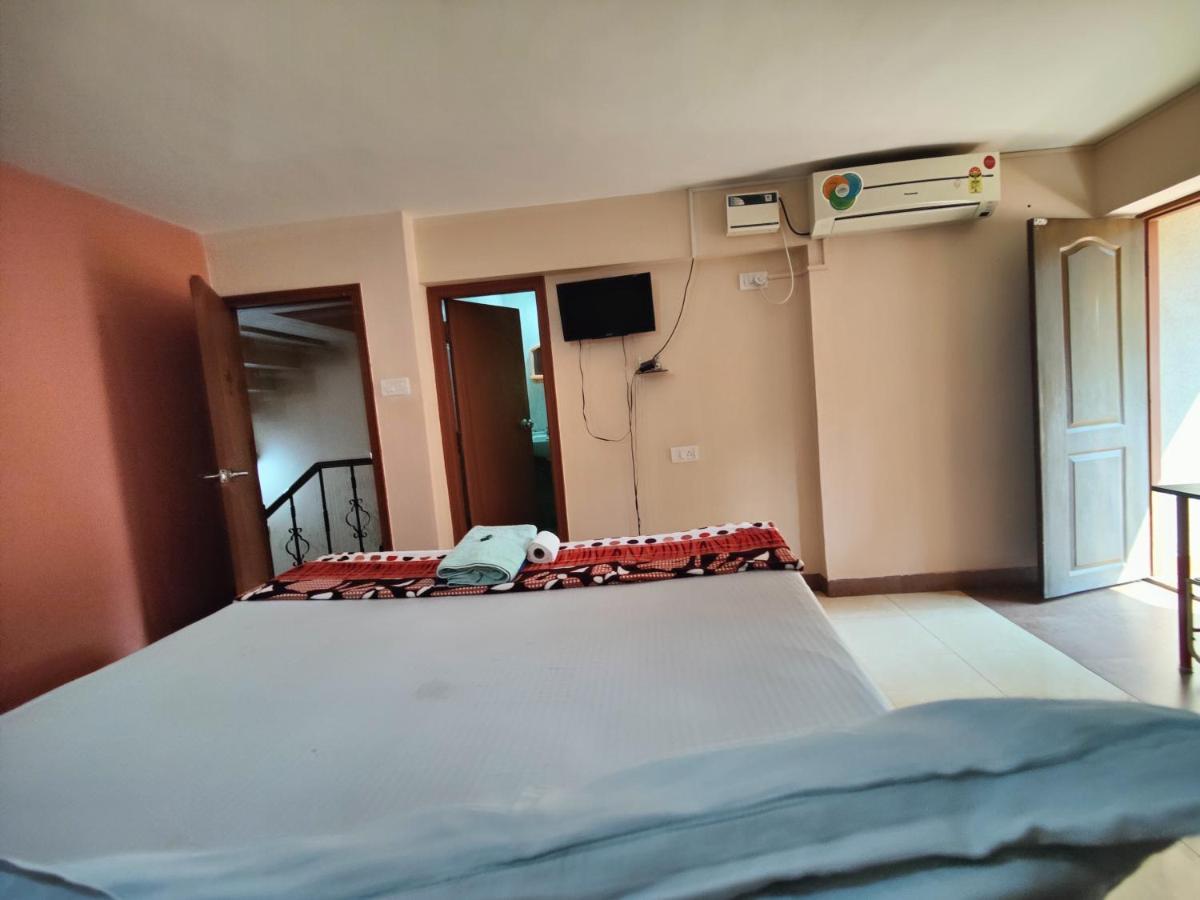 Menezes House Hotel Панаджи Екстериор снимка