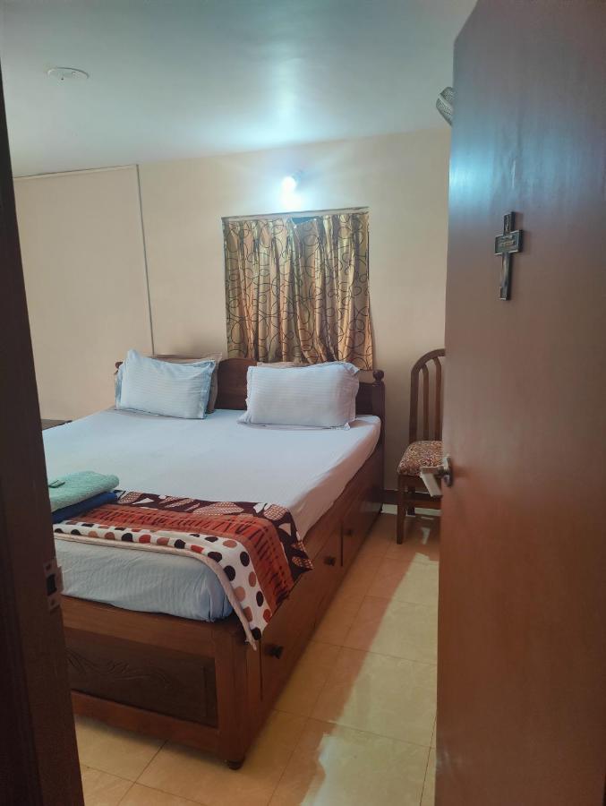 Menezes House Hotel Панаджи Екстериор снимка