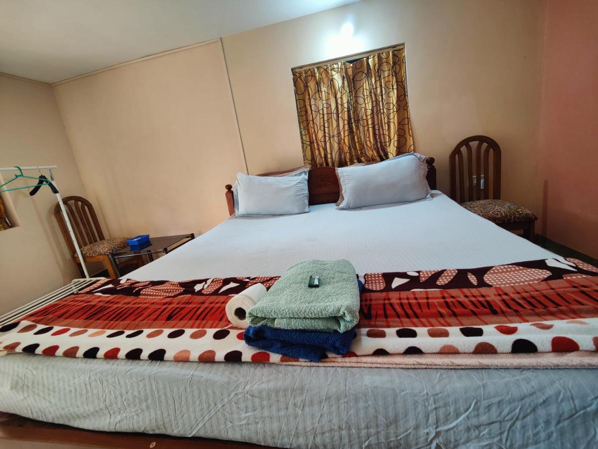 Menezes House Hotel Панаджи Екстериор снимка