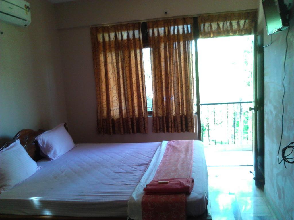 Menezes House Hotel Панаджи Стая снимка