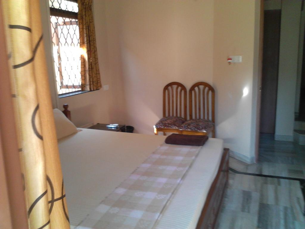 Menezes House Hotel Панаджи Екстериор снимка