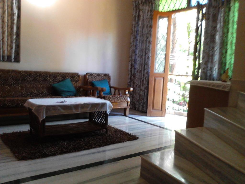 Menezes House Hotel Панаджи Екстериор снимка
