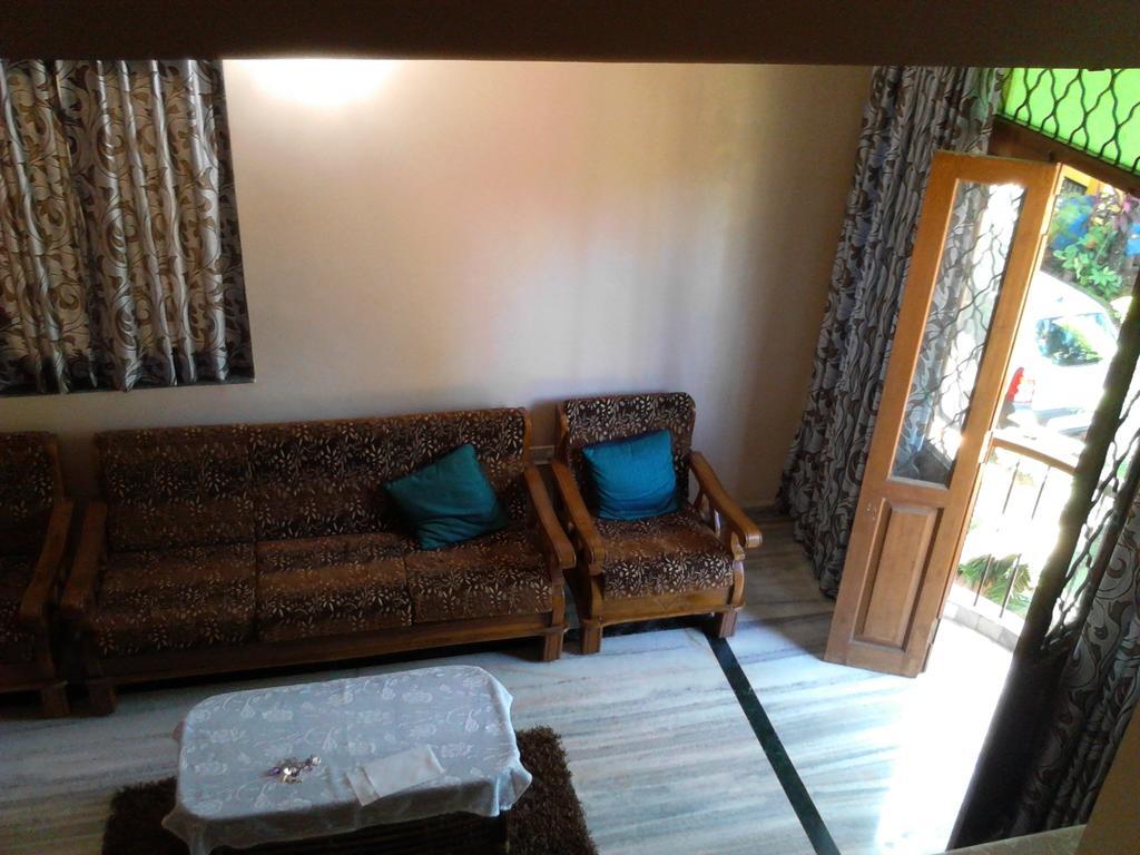 Menezes House Hotel Панаджи Екстериор снимка