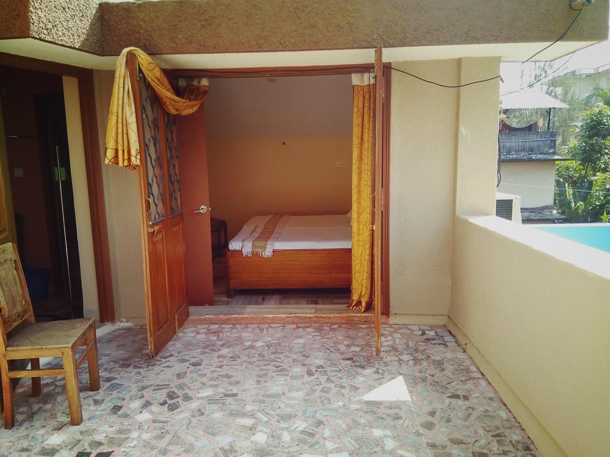 Menezes House Hotel Панаджи Екстериор снимка